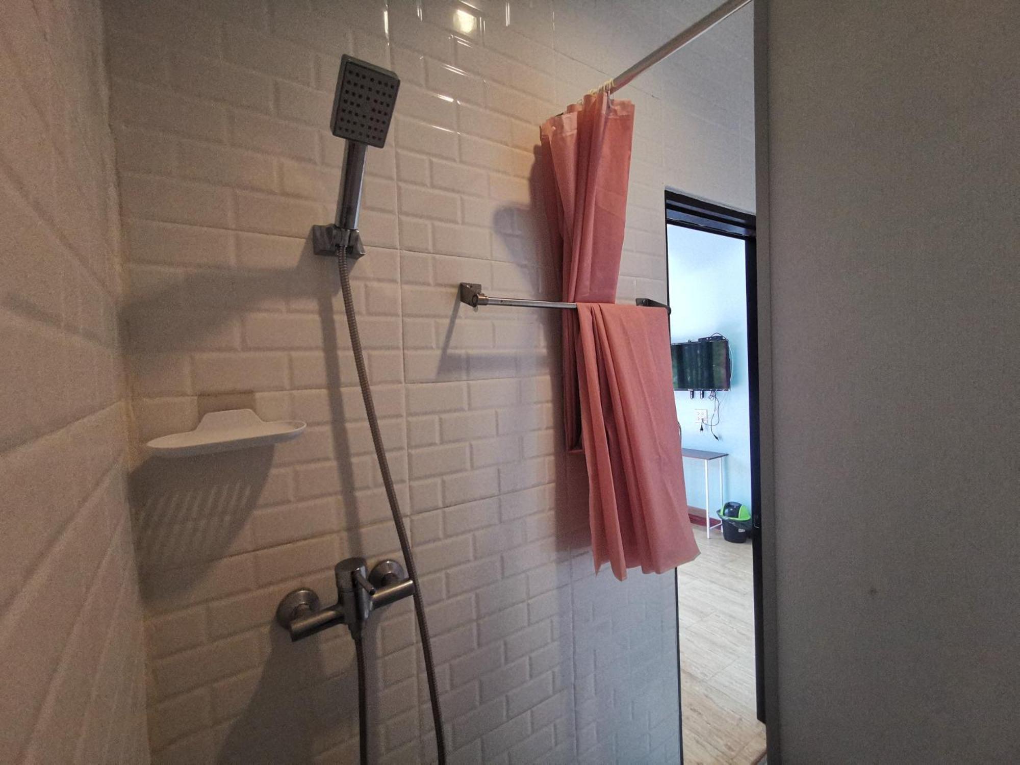 Kan Home Hotel Канчанабури Екстериор снимка