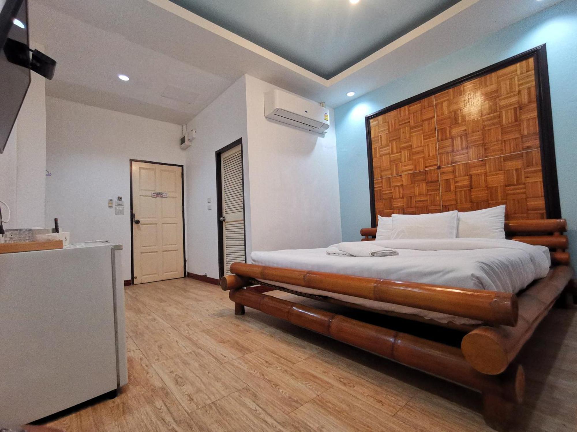 Kan Home Hotel Канчанабури Екстериор снимка