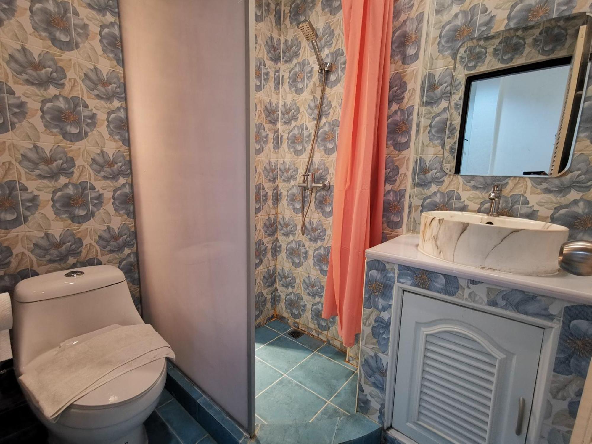 Kan Home Hotel Канчанабури Екстериор снимка