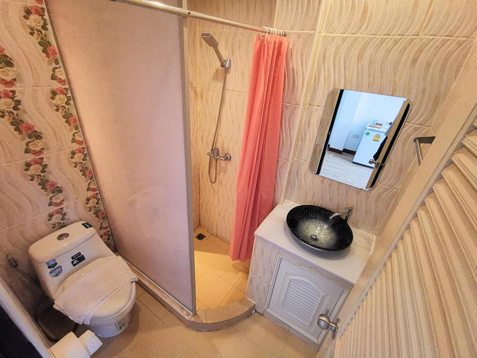 Kan Home Hotel Канчанабури Екстериор снимка