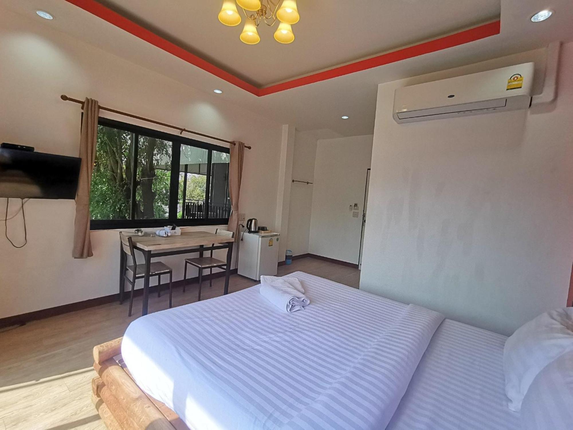 Kan Home Hotel Канчанабури Екстериор снимка